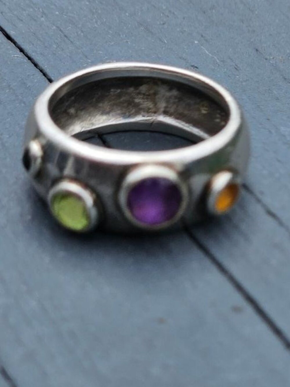 Beautiful Silver Band with Amethyst - Picture 2 of 12